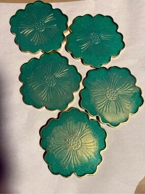Set of 5 Green Floral Resin Coasters with Gold Trim